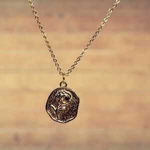 New 10kt Gold Embossed Rose Hypoallergenic Necklace #213